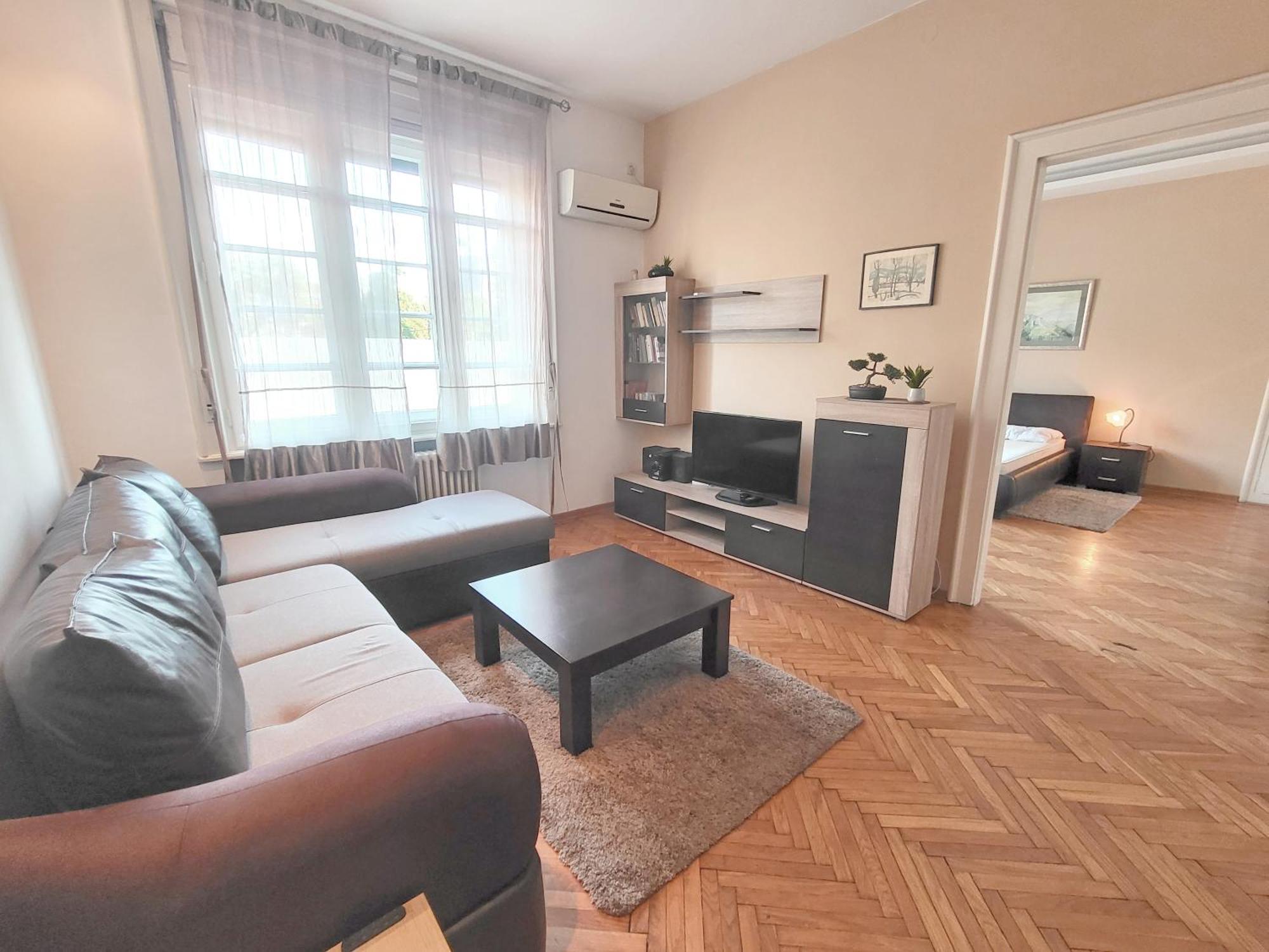 Parliament Centre Promo Price Apartment *